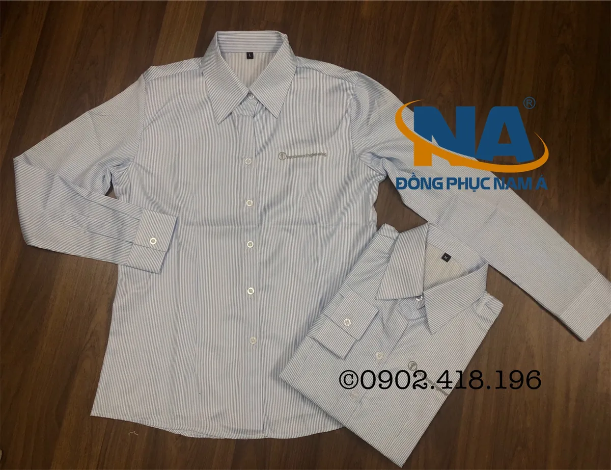 Áo sơ mi nữ sọc xanh thêu logo First Green Engineering