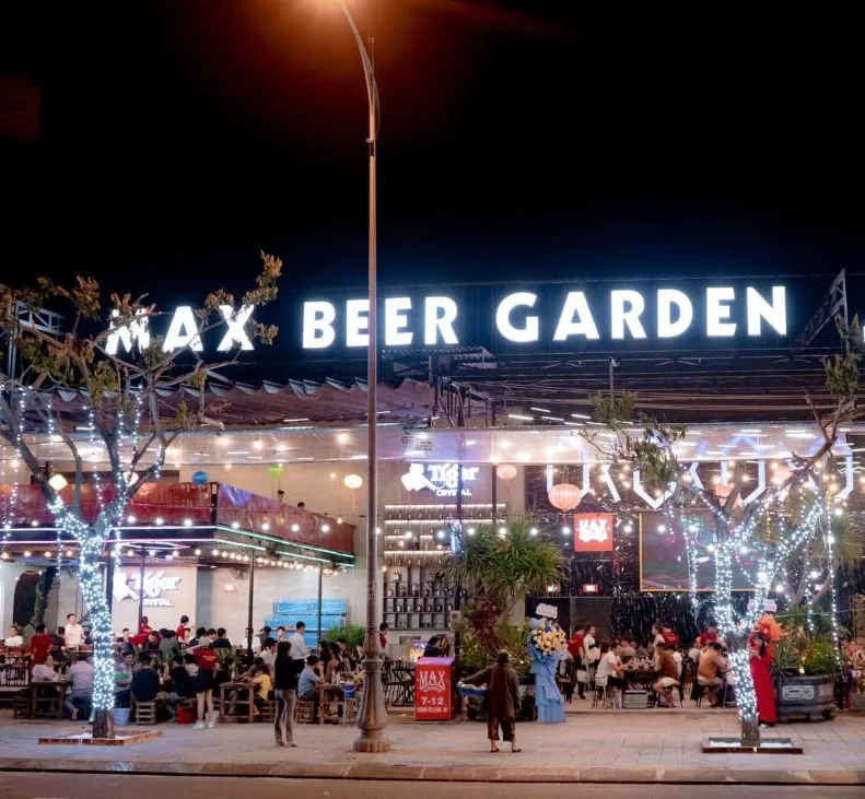 Max Beer Garden Đà Nẵng về đêm
